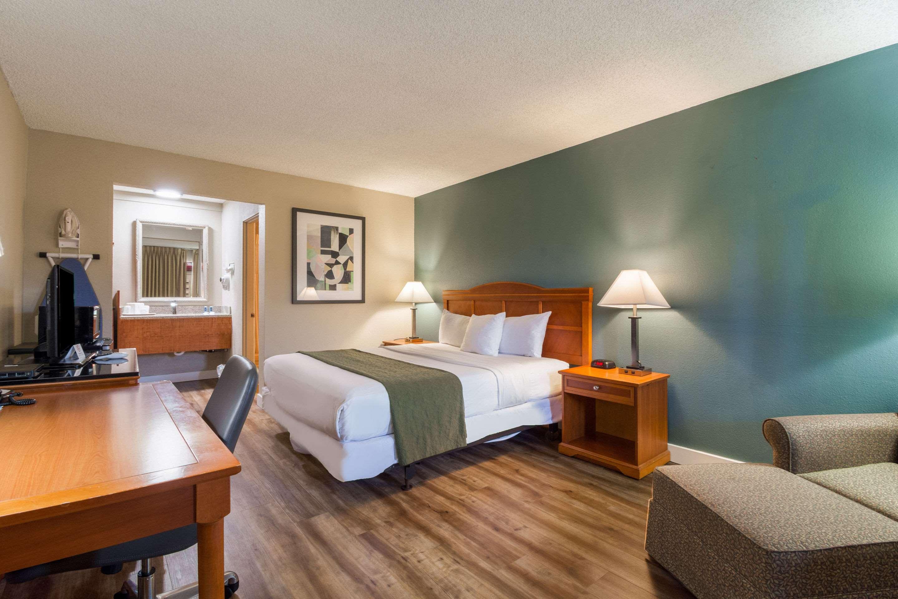 Rodeway Inn Portland Airport Экстерьер фото