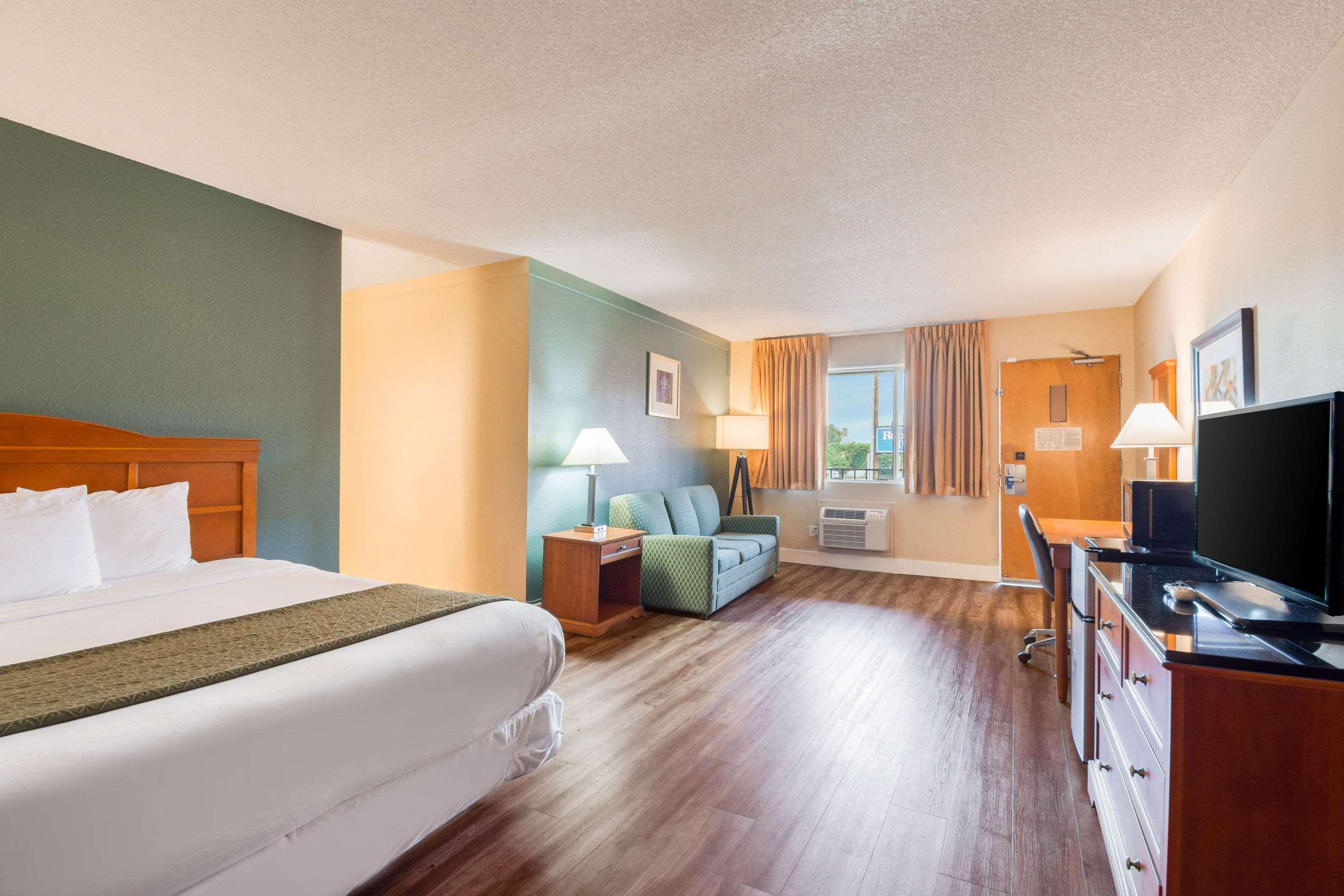 Rodeway Inn Portland Airport Экстерьер фото