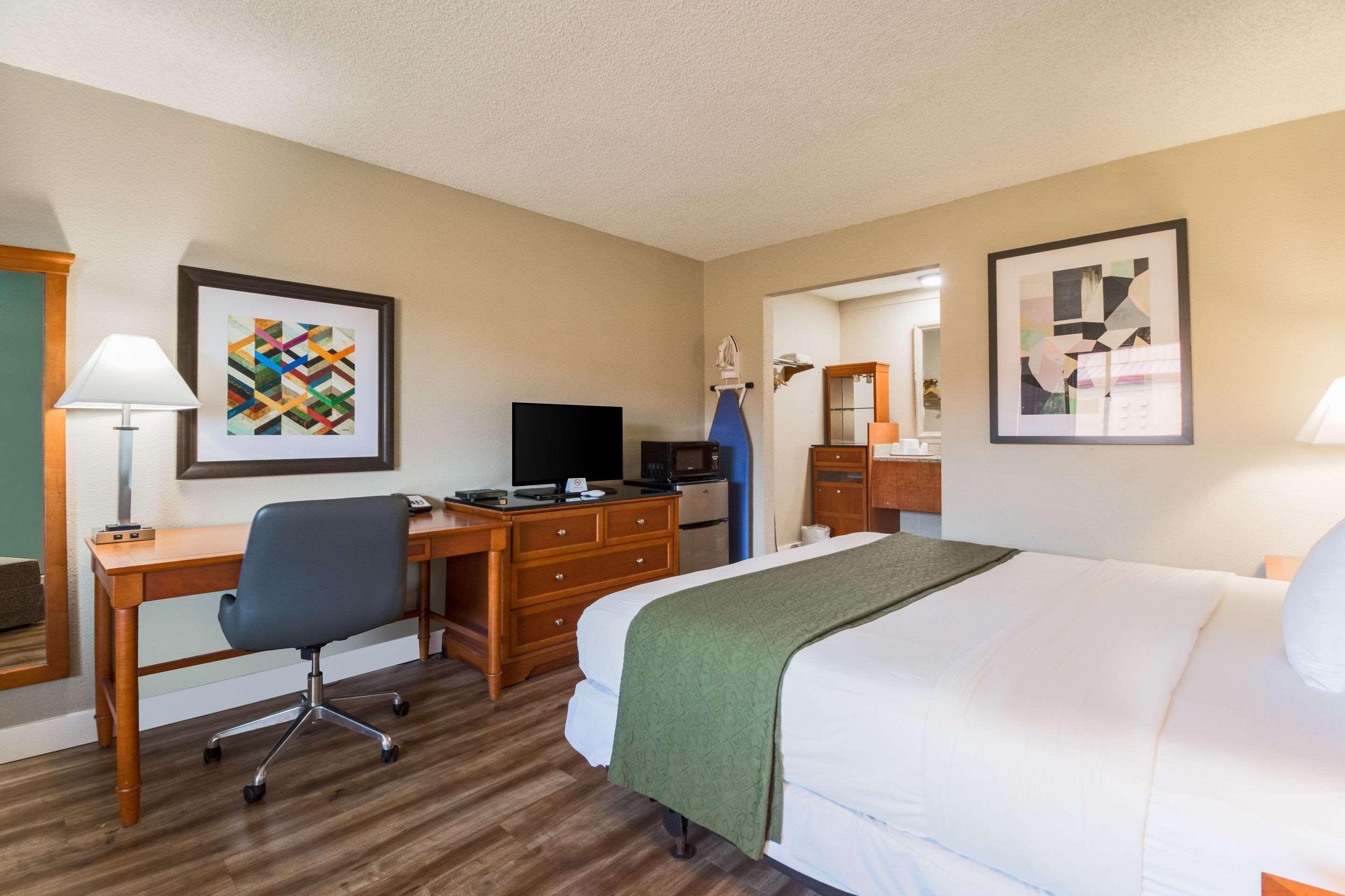 Rodeway Inn Portland Airport Экстерьер фото