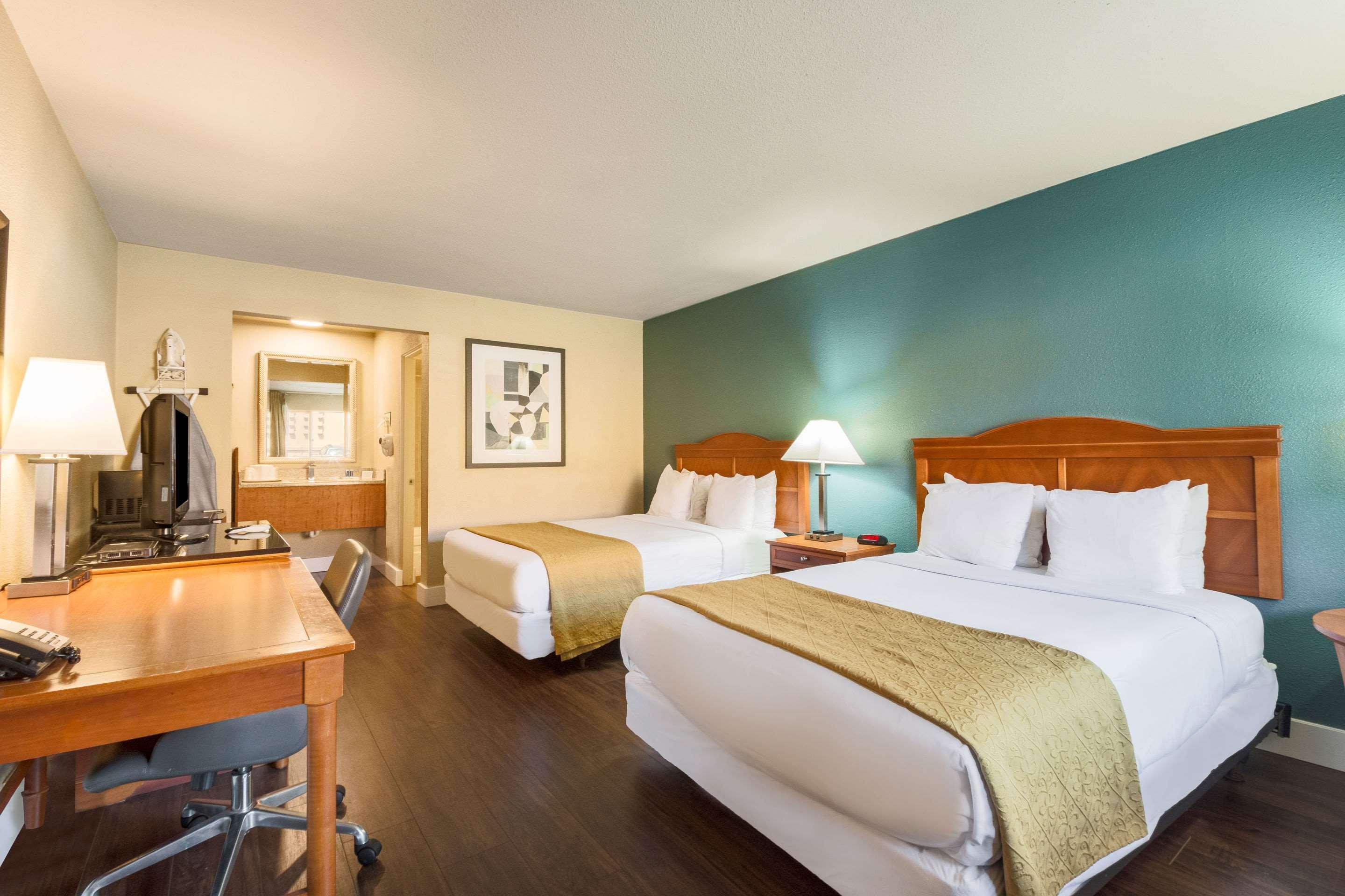 Rodeway Inn Portland Airport Экстерьер фото